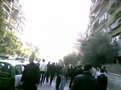 فري برس بداية مظاهرة جامع زين العابدين والتواجد الأمني في محيط الجامع جمعة تجميد العضوية دمشق الميدان 11 11 2011