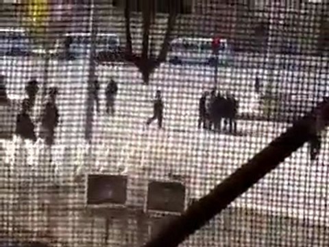 فري برس دمشق حي برزة حصار الجيش للمصلين في جامع السلام 11 11 2011