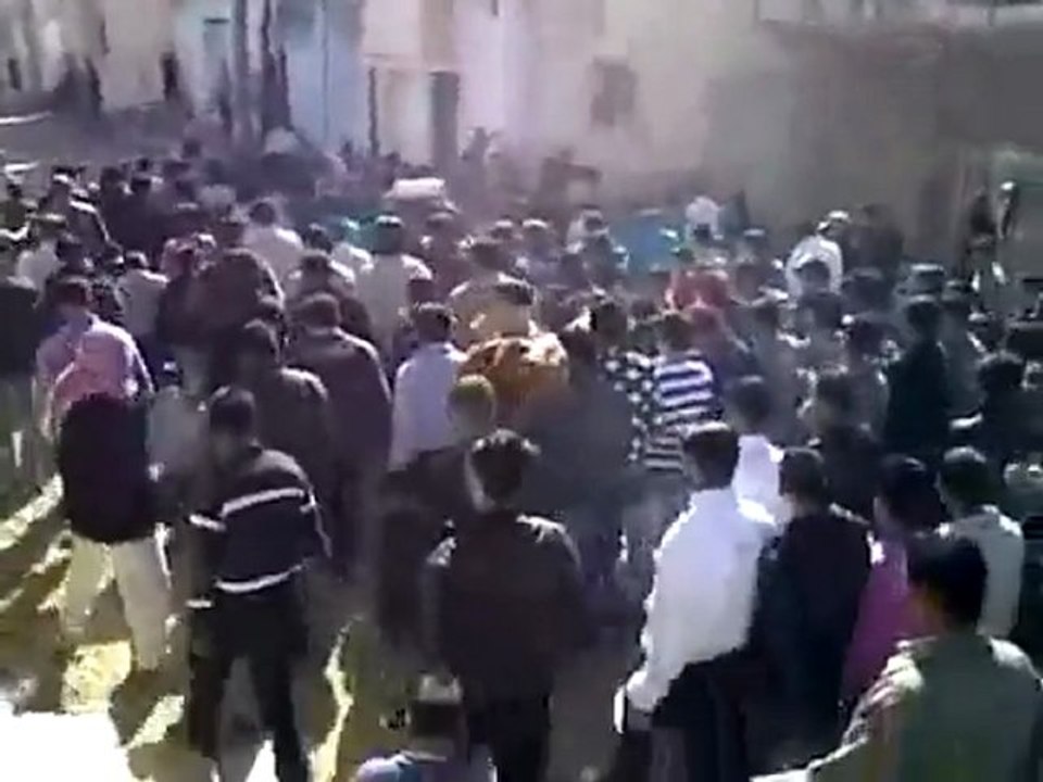 فري برس   أحرار بلدة القنية في جمعة تجميد العضوية 11 11 2011