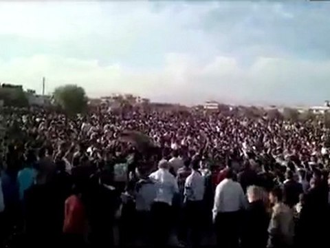 فري برس درعا الصنمين تشييع الشهيد غيث خالد العتمة 11 11 2011