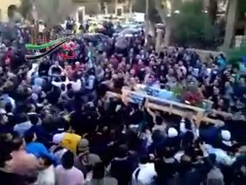 فري برس مشهد الزفاف الحقيقي للشهيد محمد الملا عيسى عند خروج نعشه من منزل والديه 13 11 2011