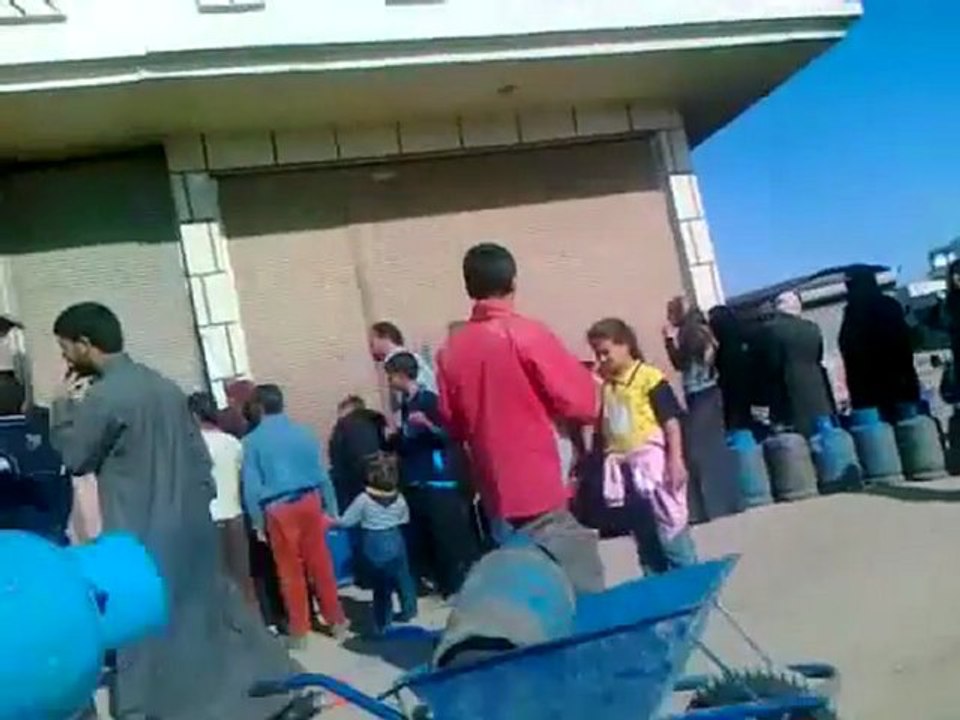 فري برس   دير بعلبة حمص ازمة الغاز في حمص 15 11 2011