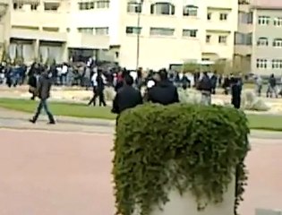 فري برس   ‏جامعة القلمون الخاصة ضد بشار الأسد وإنتشار الأمن ضمن الحرم وخارج الجامعات 16 11 2011 ج1