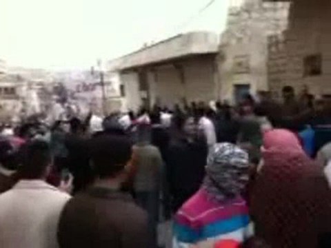 فري برس حلب دارة عزة جمعة طرد السفراء من البث المباشر 18 11 2011 جـ2