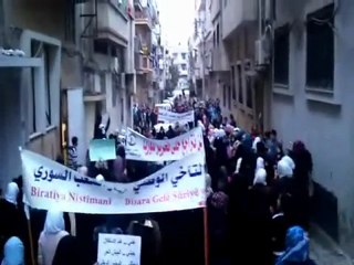 فري برس   حمص المحتلة نسائية بحي جورة الشياح 19 11 2011