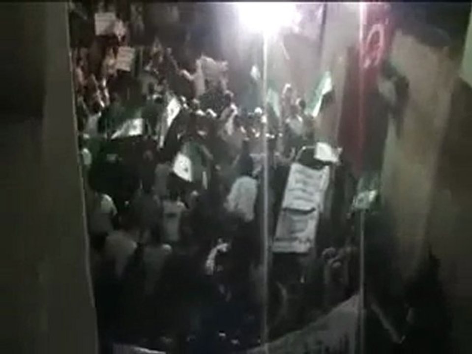 فري برس   حمص باب الدريب حي الفاخورة يسقط بشار الاسد 17 11 2011