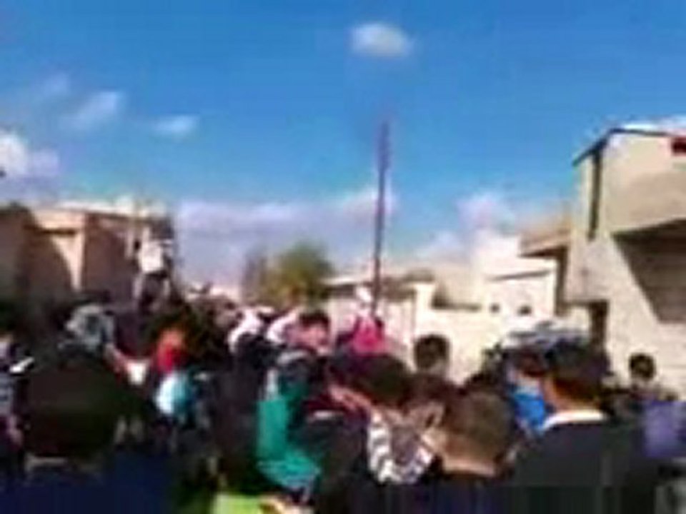 فري برس   درعا صيدا مظاهرات الاحرار في أحد الطفل السوري 20 11 2011
