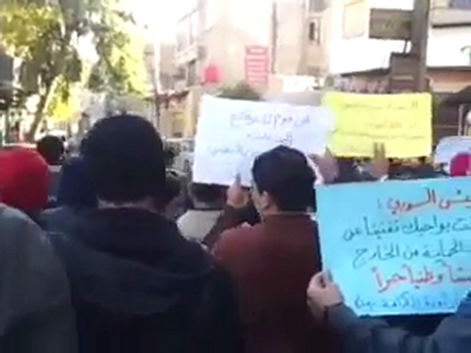 فري برس   ريف دمشق زملكا مظاهرات الاحرار في أحد الطفل السوري 20 11 2011 جـ7