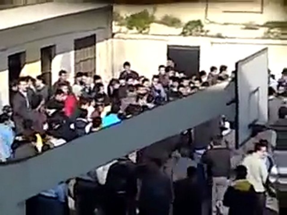 فري برس   حماه مظاهرات طلابية للمطالبة باسقاط النظام 21 11 2011