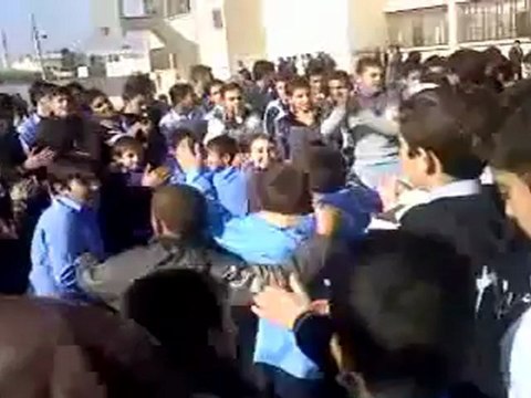 فري برس درعا انخل مظاهرة طلابية للمطالبة باسقاط النظام 21 11 2011