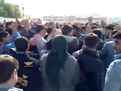 فري برس حماة تظاهرة طلابية في ثانوية عثمان حوراني تطالب باسقاط النظام 21 11 2011