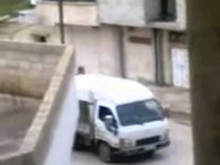 فري برس   دخول قوات الأسدية إلى قرية خطاب بحماه 18 11 2011