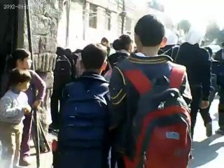 فري برس   مظاهرة طلابية في حي القدم الدمشقي بعد انتهاء الدوام ومشاركة من طلاب المرحلة الابتدائية 21 11 2011