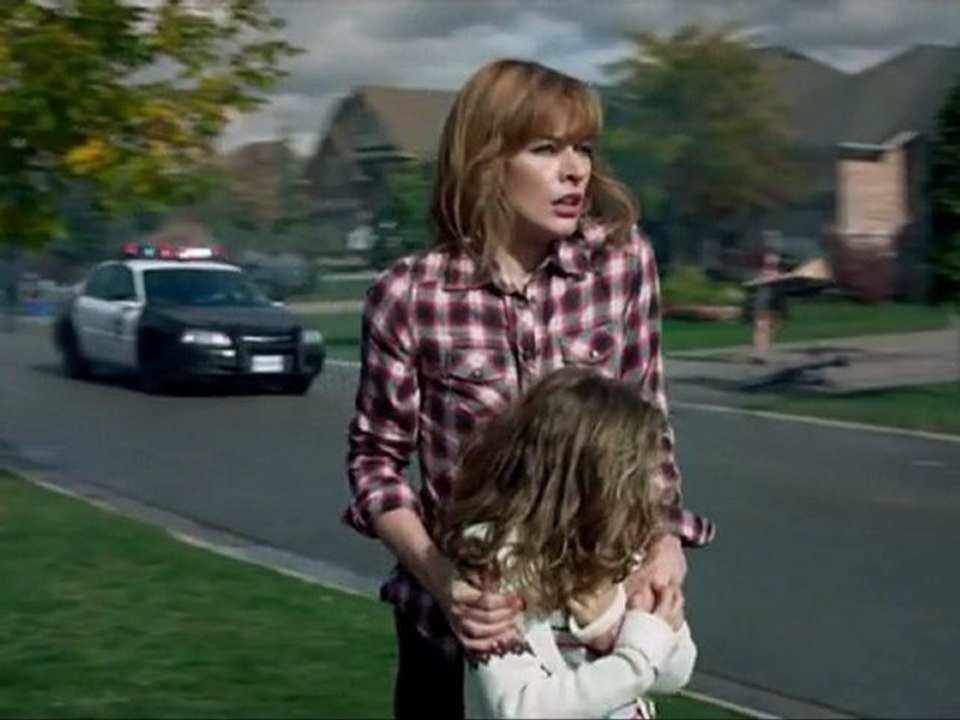 RESIDENT EVIL RETRIBUTION - Official Trailer