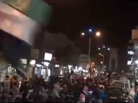 فري برس إدلب مظاهرة مسائية خميس الشهيد حسين الخالدي 24 11 2011 جـ2