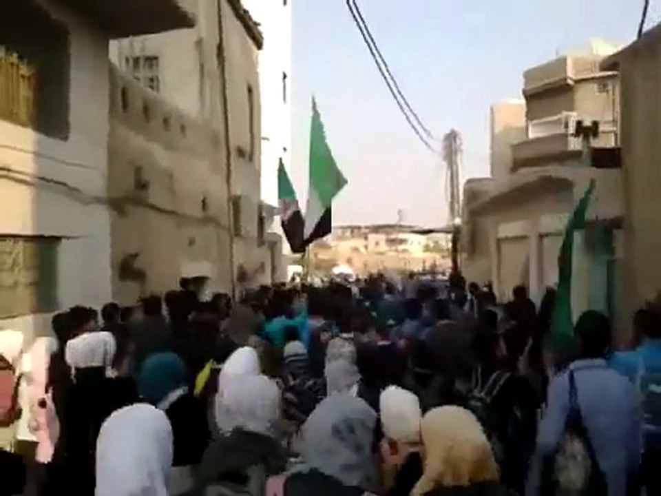 فري برس   دمشق برزة مظاهرة طلابية 24 11 2011 ج1