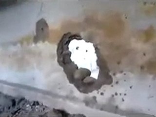 فري برس   الحولة آثار القصف المدفعي على مدرسة موسى بكور 24 11 2011