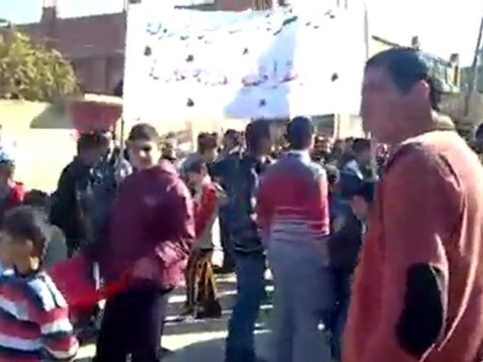 فري برس   احرار مدينة الدرباسية في جمعة الجيش الحر يحميني 25 11 2011