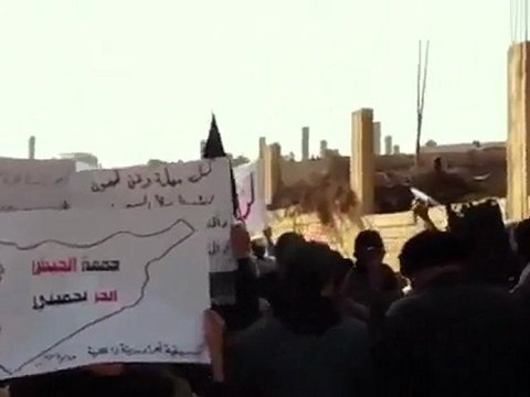 فري برس ريف دمشق بلدة زاكية جمعة الجيش الحر يحميني 25 11 2011