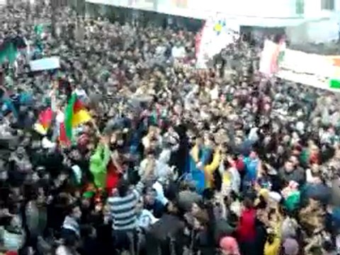 فري برس قامشلو جمعة الجيش الحر يحميني 25 11 2011 ج3