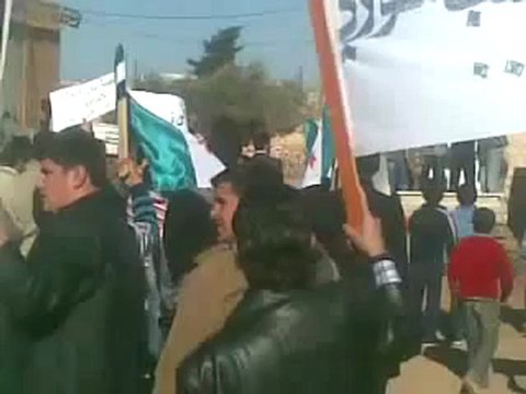 فري برس ادلب كفر دريان مظاهرة في جمعة الجيش الحر يحميني 25 11 2011