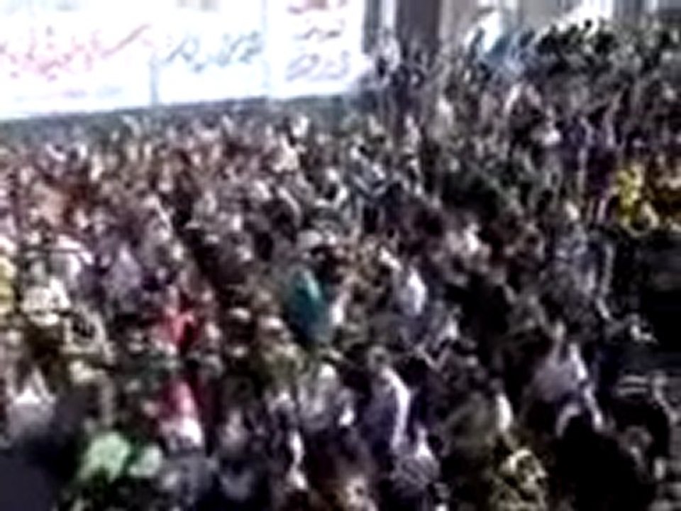 فري برس   حماه حلفايا   مظاهرات جمعة الجيش الحر يحميني 25 11 2011