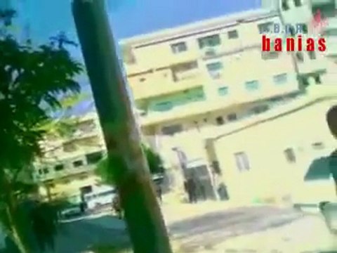 فري برس بانياس مظاهرة جامع القبيات والأمن يحاصره 25 11 2011