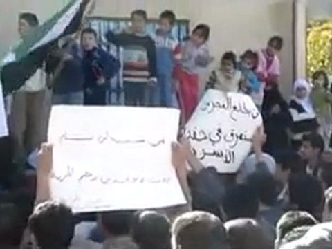 فري برس حمص الحولة حي البستان جمعة الجيش الحر يحميني 25 11 2011