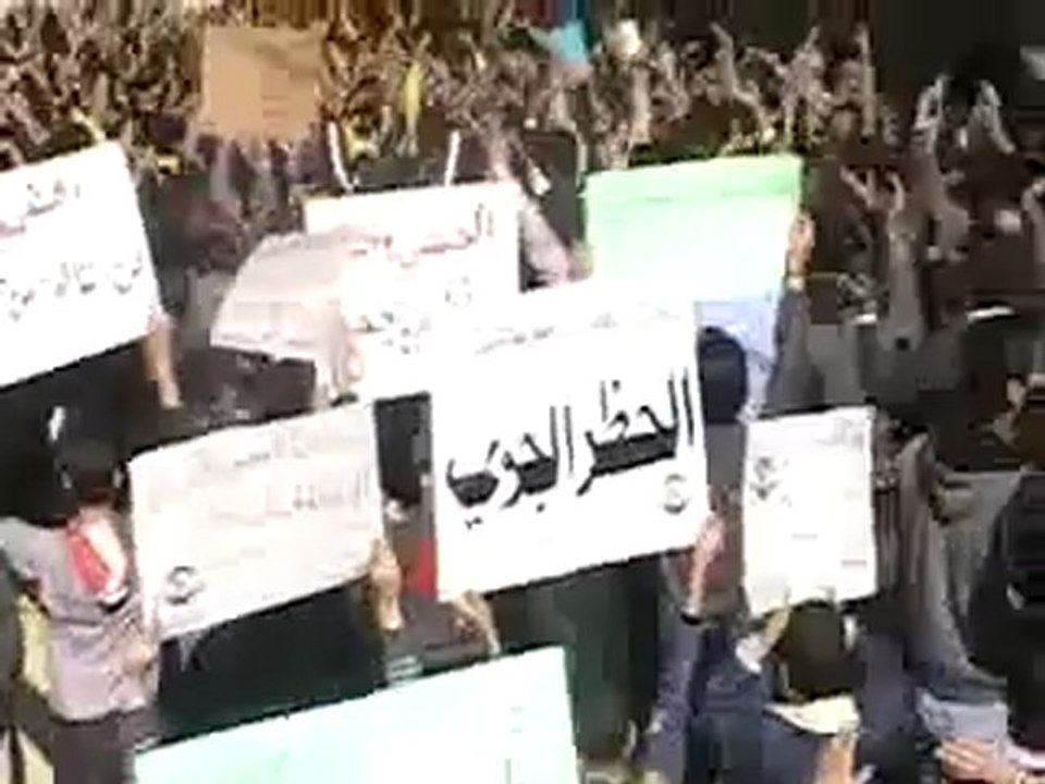 فري برس   حمص باب تدمر جمعة الجيش الحر يحميني أهالي حمص يفدونا المدن المحاصرة 25 11 2011