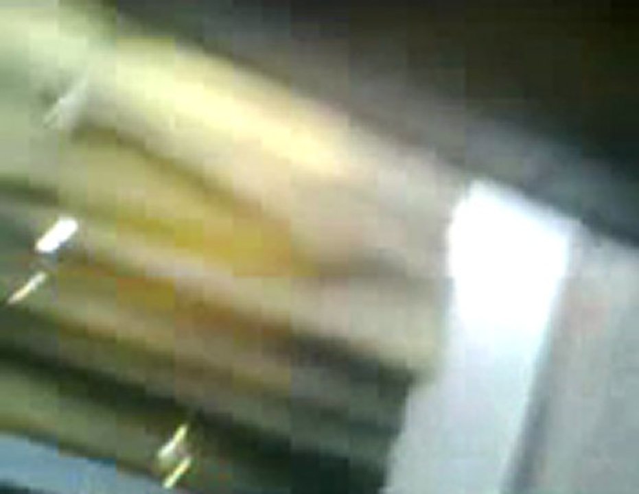 فري برس   حمص شارع القاهرة اثار الدمار في احد المنازل 26 11 2011 ج2