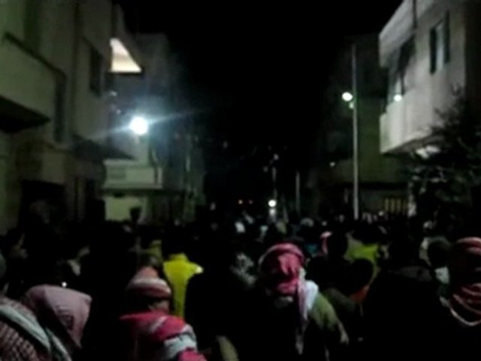 فري برس   حمص المحتلة أحرار الوعر القديم ومسائية أحد عين الحقيقة ترديد الشعار الثوري 27 11 2011