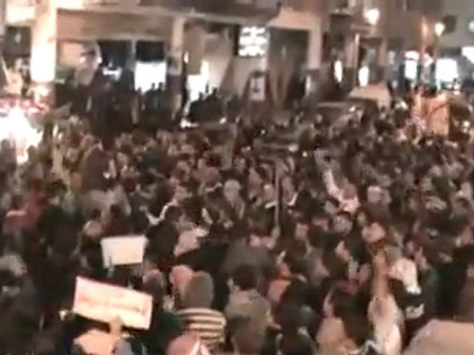 فري برس   مسائية مدينة ادلب نفديكي يا حمص 28 11 2011