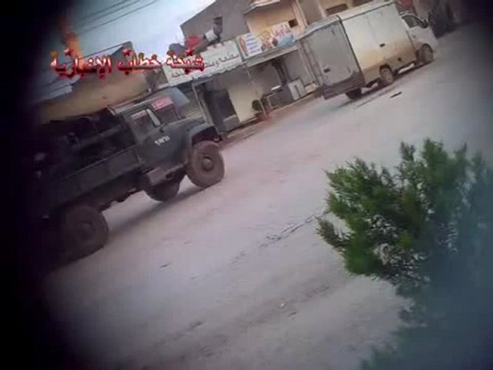 فري برس   حماه بلدة خطاب تجول الأمن و الشبيحة في البلدة  28 11 2011 ج2