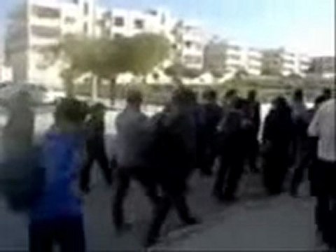 فري برس حماة مظاهرة طلابية لاحرار حي الكرامة 29 11 2011