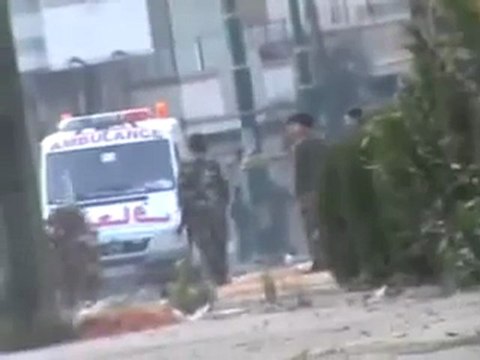 فري برس ايقاف سيارة اسعاف و بداخلها جريح على حاجز باب السباع 29 11 2011