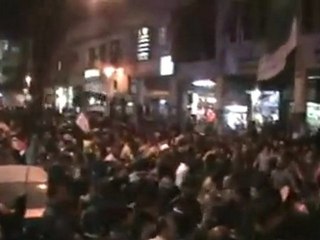 فري برس   اغنية طار طار القذافي مسائية مدينة ادلب 29 11 2011