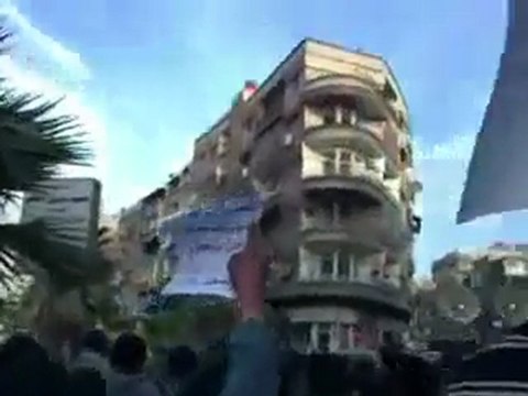 فري برس ريف دمشق زملكا مظاهرة بعد صلاة العصر بمشاركة حرائر زملكا 30 11 2011 ج1