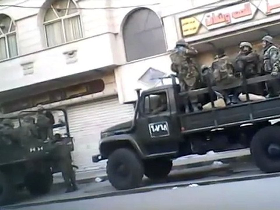 فري برس   ريف دمشق   سقبا   كتائب الأسد في المدينة 06 12 2011