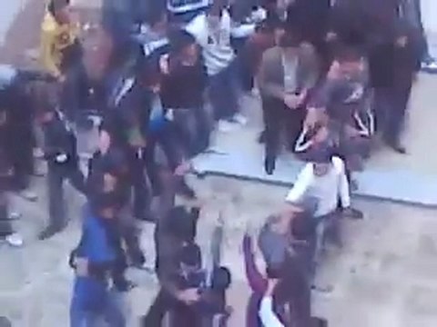 فري برس درعا مظاهرات جامعة درعا كلية الاقتصاد 8 12 2011 ج1