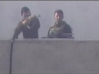 فري برس   حماة   القناصة على المجمع الطبي   الجامعة تقتلنا 16 12 2011