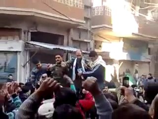 فري برس   حمص باب السباع انشقاق في الجيش اثناء دخول اللجنة العربية 28 12 2011