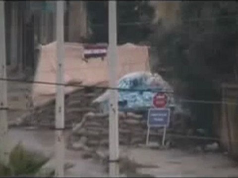 فري برس حمص الحولةالحواجز و المدرعات على دوار الحرية 2 1 2012