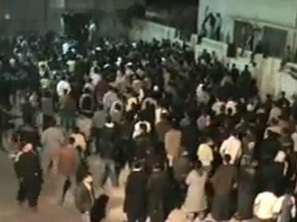 فري برس   مصالحة من اهالي ديربعلبة للعرور وتهزئة ابو نص لسان 7 12 2011
