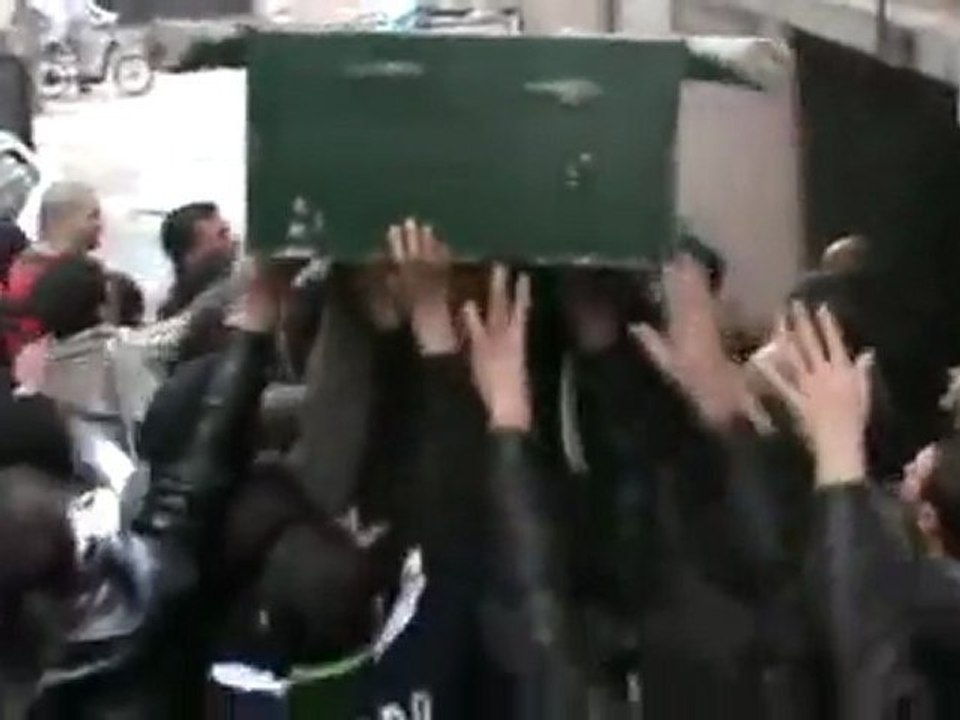 فري برس   حمص القرابيص تشيّع الشهيد خالد الطحان 8 12 2011