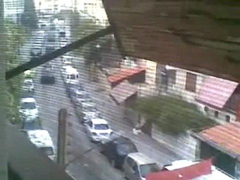 فري برس حمص القصور مداهمة الحي بالمصفحات 8 12 2011