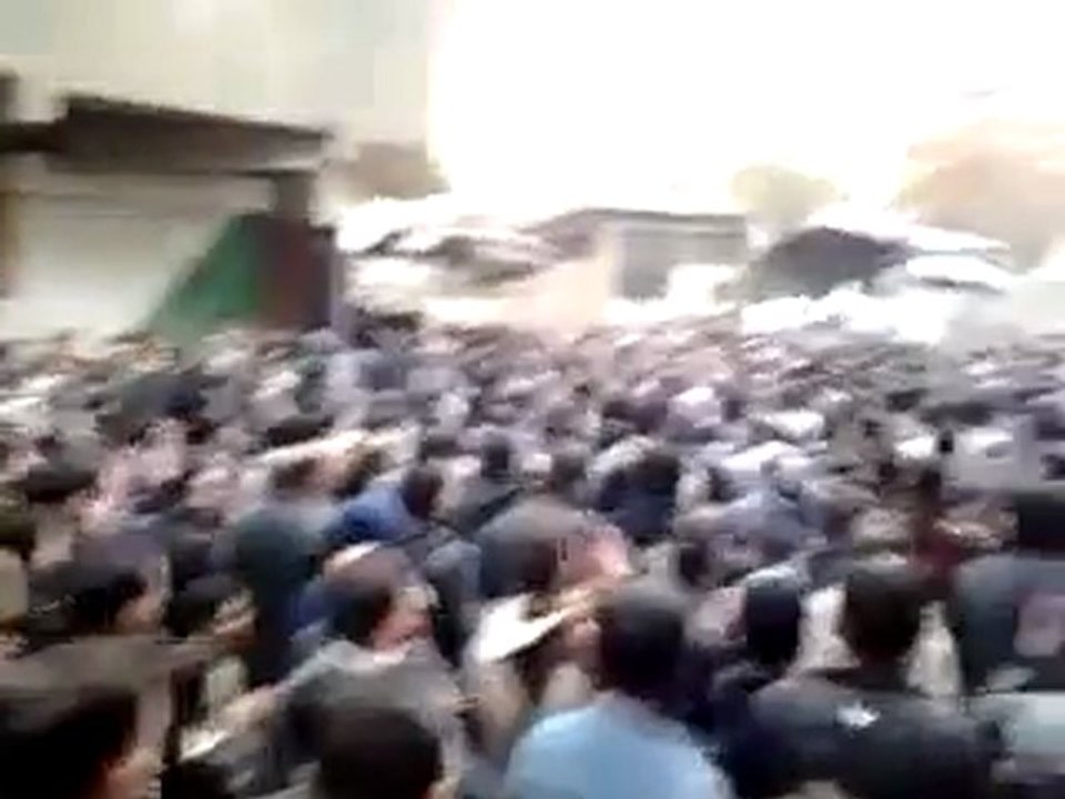 فري برس   زملكا ريف دمشق تشيع الشهيد المجند عرفان أسامة الكردي 8 12 2011 ج3