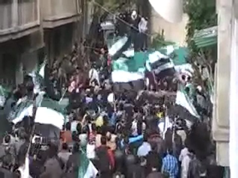 فري برس   حمص باب تدمر جمعة إضراب الكرامة إهداء الى وليد المعلك 9 12 2011