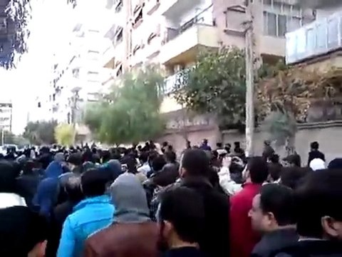 فري برس مظاهرة في جامع الهدى بدوما جمعة اضراب الكرامة 9 12 2011
