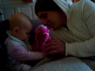 Emmie apprend à donner