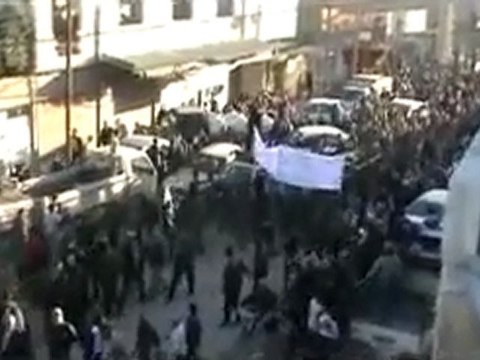 فري برس ريف دمشق دوما تشييع الشهيدين عدنان عربش و احمد 10 12 2011